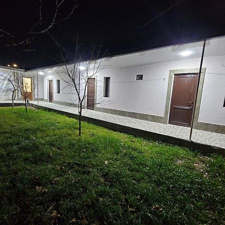 Galstyans Hotels Zvartnots Airport P'arak'ar Экстерьер фото