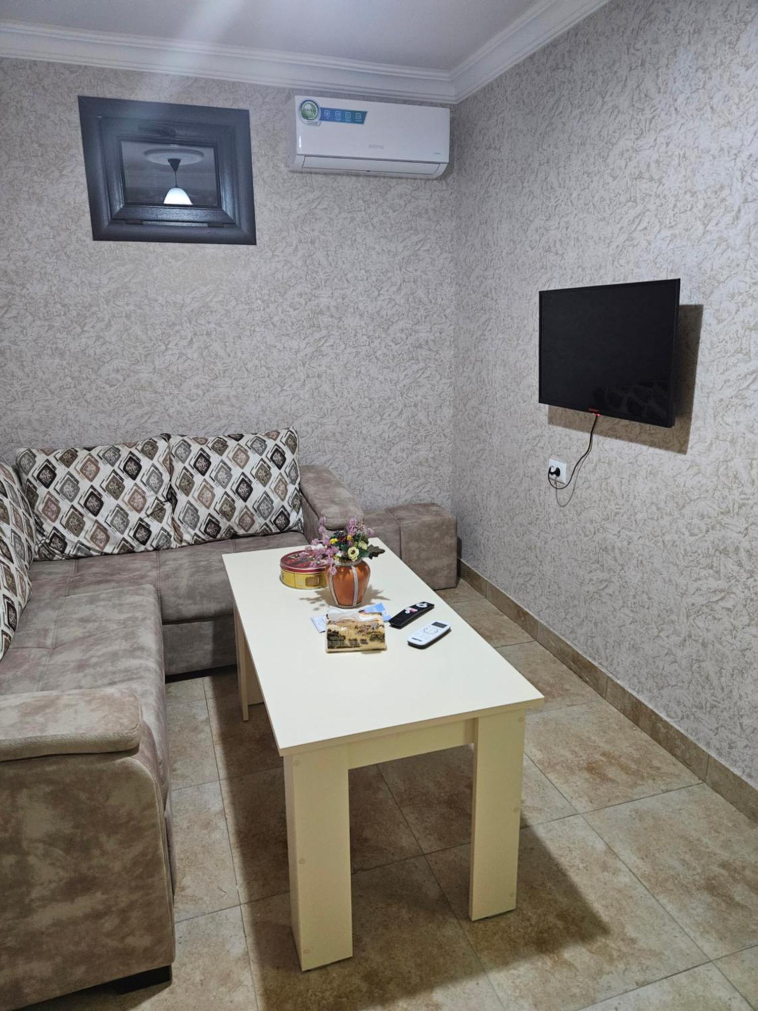 Galstyans Hotels Zvartnots Airport P'arak'ar Экстерьер фото
